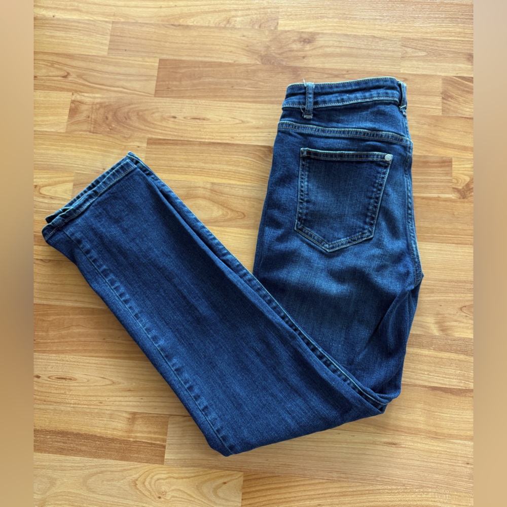 Simply Vera Vera Wang straight leg size 4 denim jeans stretch no distress mid